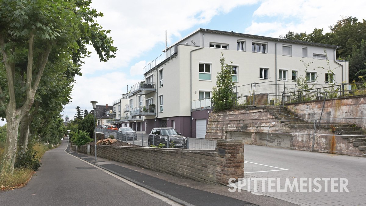 Moderne Stahlbalkone nachtraeglich montiert freitragend