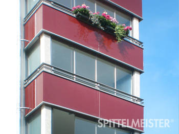 Balkonverglasung verschiebbar aus Ganzglas Elementen gebaut in Ludwigshafen