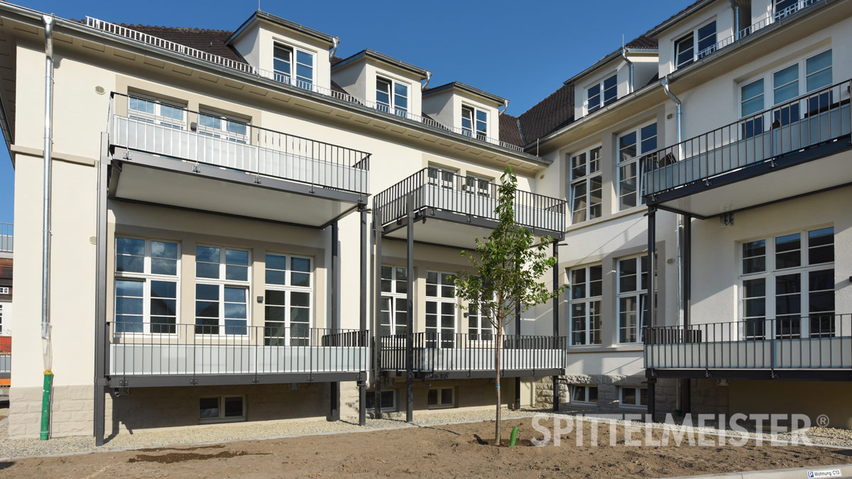 Joffre Kaserne Rastatt Balkonanbau nach Umnutzung Joffre Kaserne Rastatt Balkonanbau nach Umnutzung