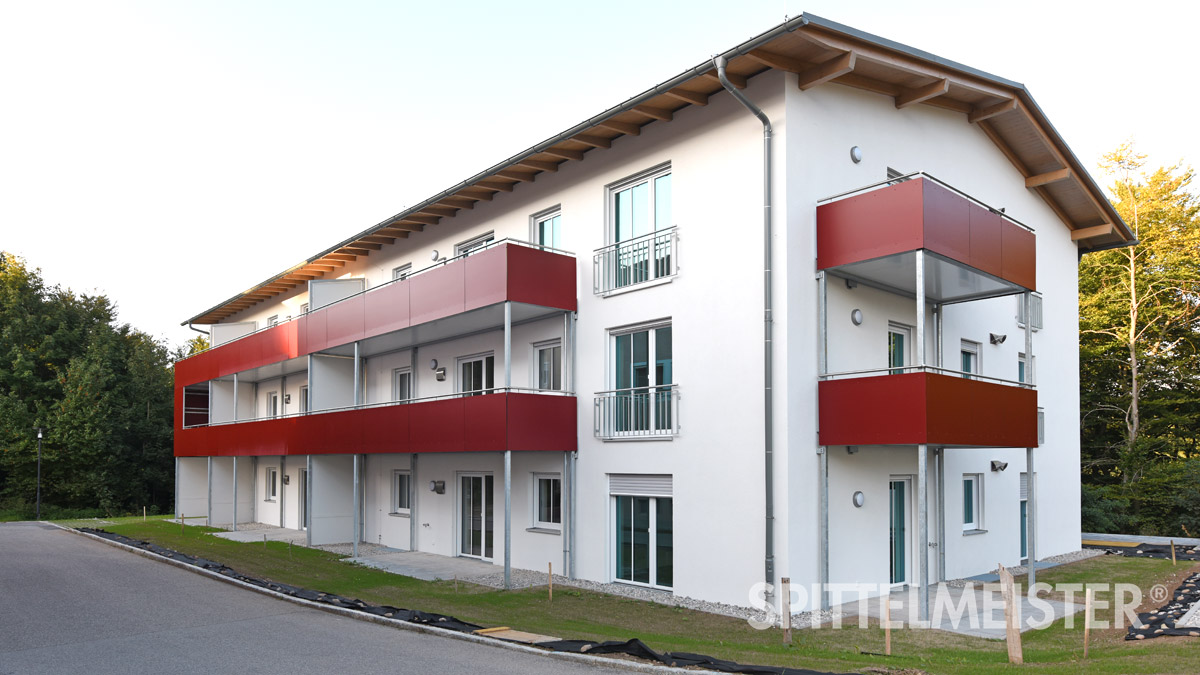 Balkone Stahl in Traunstein vom Balkonbauer Spittelmeister Fertigbalkone: Balkone aus Stahl in Traunstein Haidforst am Haus anbauen Balkonbauer Spittelmeister