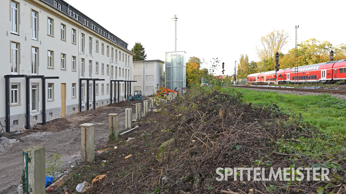 Schallschutz an Bahnstrecke © Balkonbauer Spittelmeister Die Verglasung sorgt für einen ruhigeren Nachtschlaf entlang von Bahnstrecken