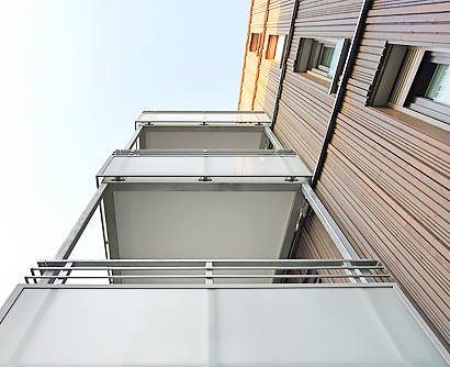 Balkonbau Holz-Hybrid-Haus