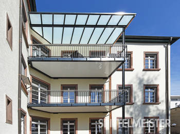 Balkone am Denkmalschutz, gebaut aus Stahl vom balkonbauer