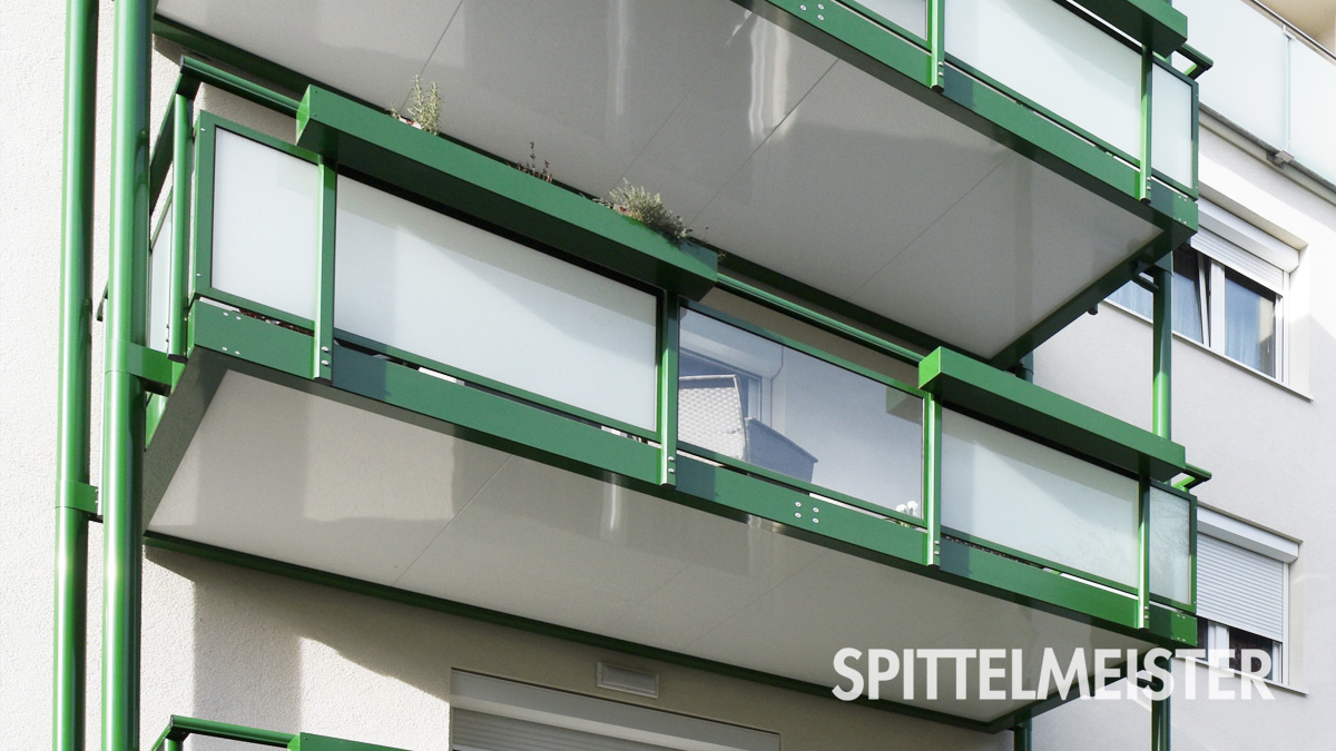 Balkone aus Stahl feuerverzinkt und farbbeschichtet vom Hersteller