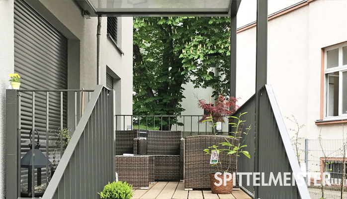 Balkonzubehör: Balkontreppe aus Stahl perfekt gebaut von Ihrem Balkonbauer Spittelmeister. Zur Treppen-Übersicht online